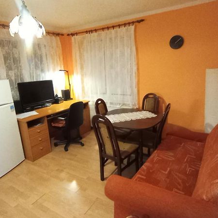 Hannah - Relax Dom Pod Orechom Apartman2 Travnica ภายนอก รูปภาพ