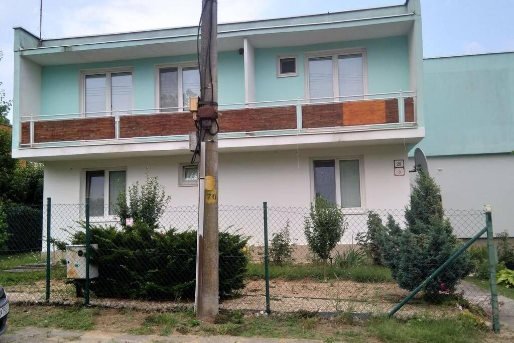 Hannah - Relax Dom Pod Orechom Apartman2 Travnica ภายนอก รูปภาพ