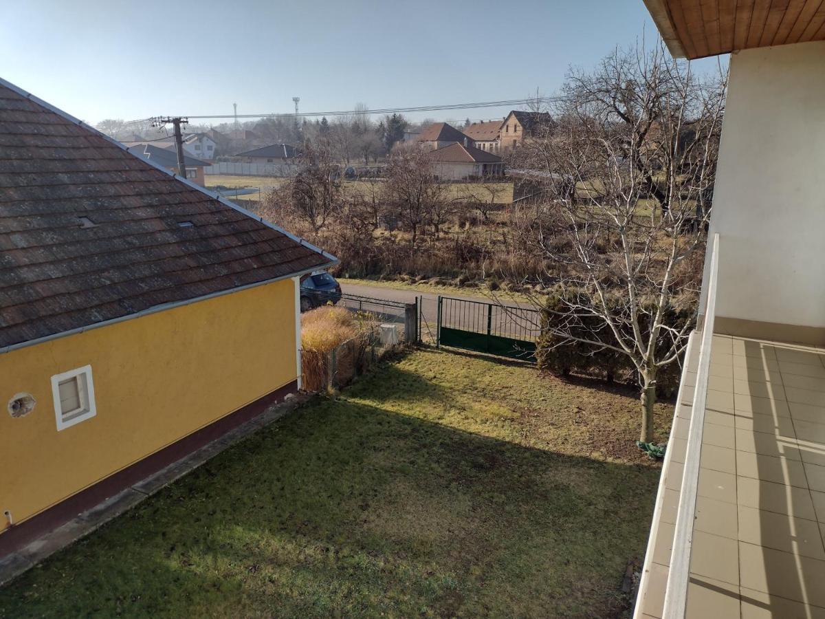 Hannah - Relax Dom Pod Orechom Apartman2 Travnica ภายนอก รูปภาพ