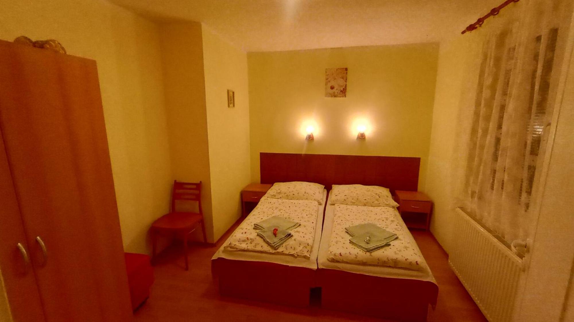 Hannah - Relax Dom Pod Orechom Apartman2 Travnica ภายนอก รูปภาพ